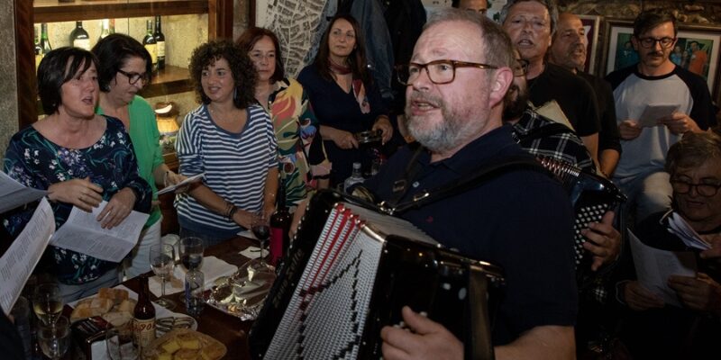 Cantos De Taberna