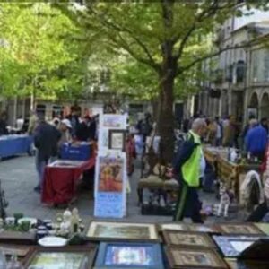 Mercadillo De Antigüedades
