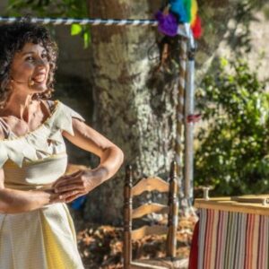 Costureiriña Bonita Cris Collazo En Vilaboa